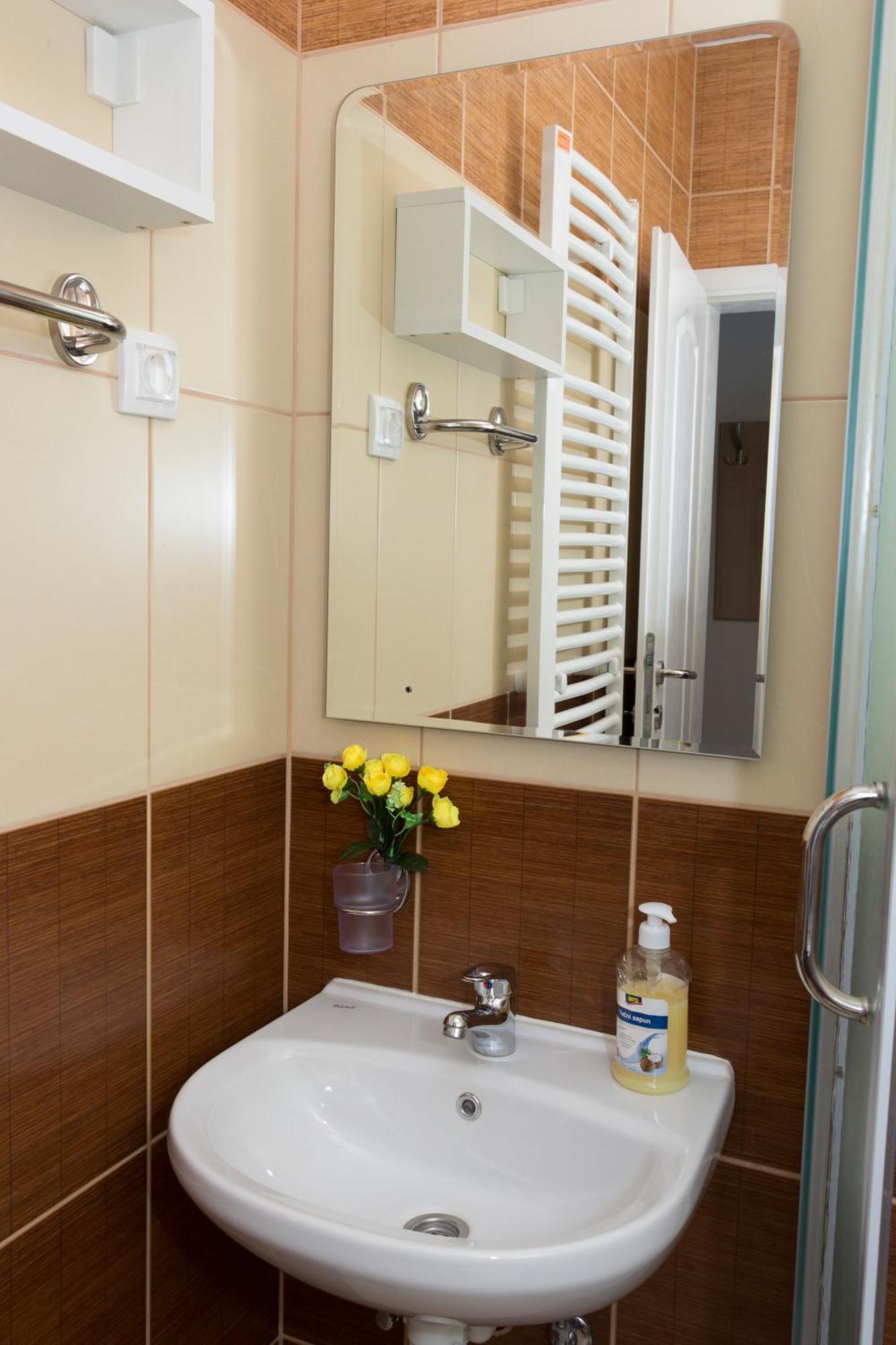 Kety Apartments Крагуевац Стая снимка